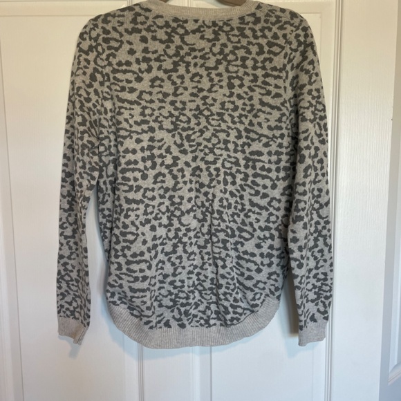 Animal Print Sweater - Picture 3 of 3